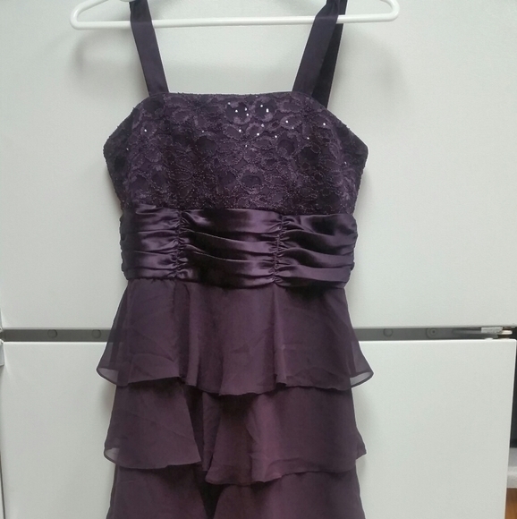 R&M Richards Dresses & Skirts - Ruffle maxi dress